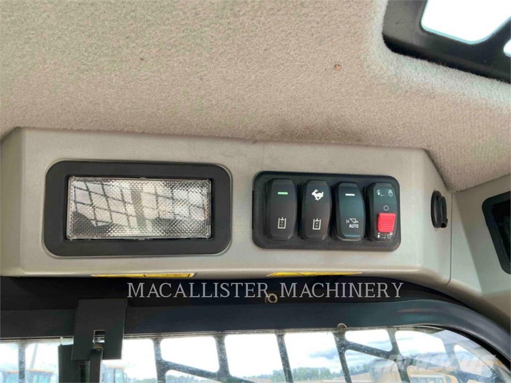 CAT 299D3XE 궤도식 로우더