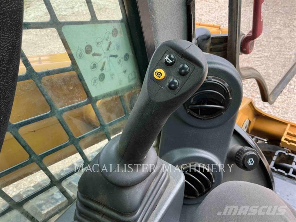 CAT 299D3XE 궤도식 로우더