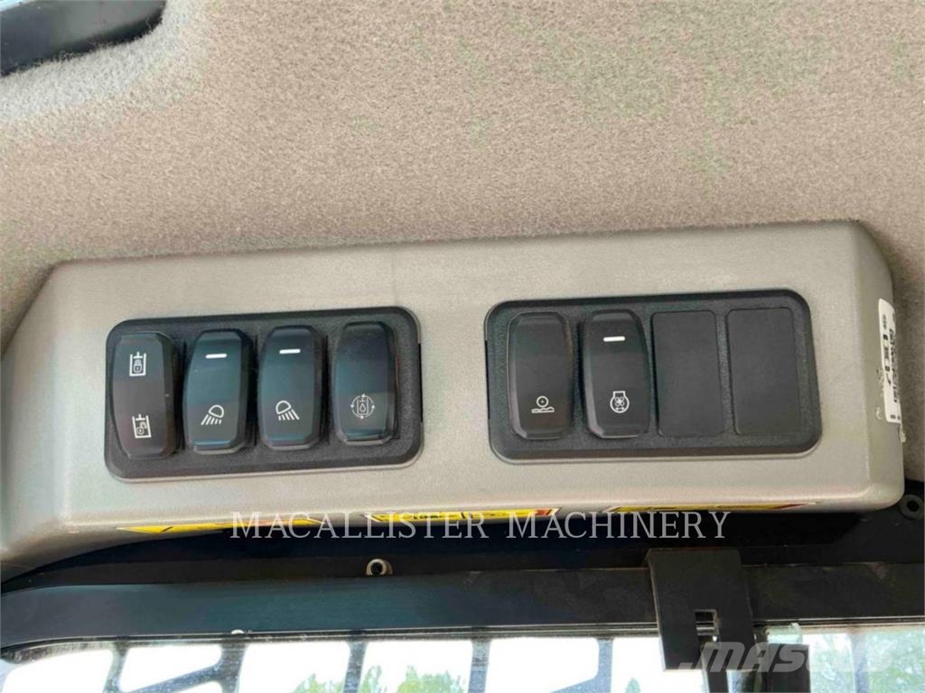 CAT 299D3XE 궤도식 로우더