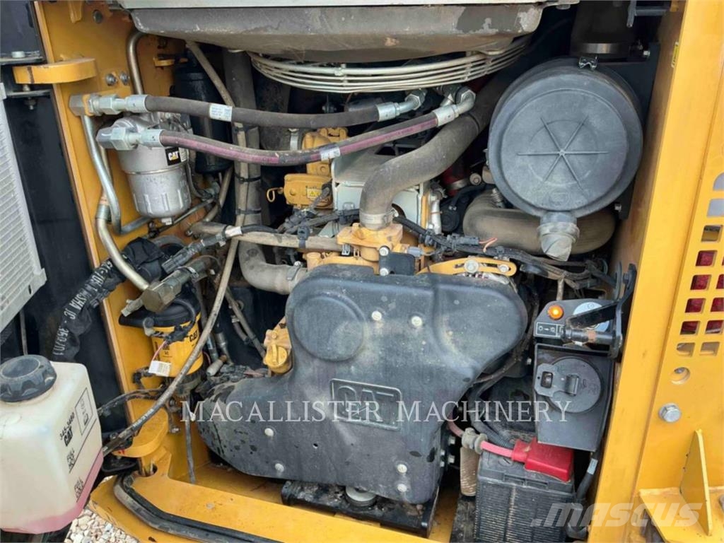 CAT 299D3XE 궤도식 로우더