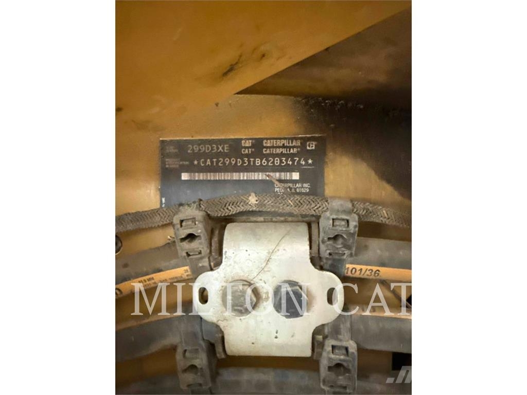 CAT 299D3XE 궤도식 로우더