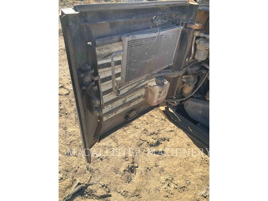 CAT 299D3XE 궤도식 로우더