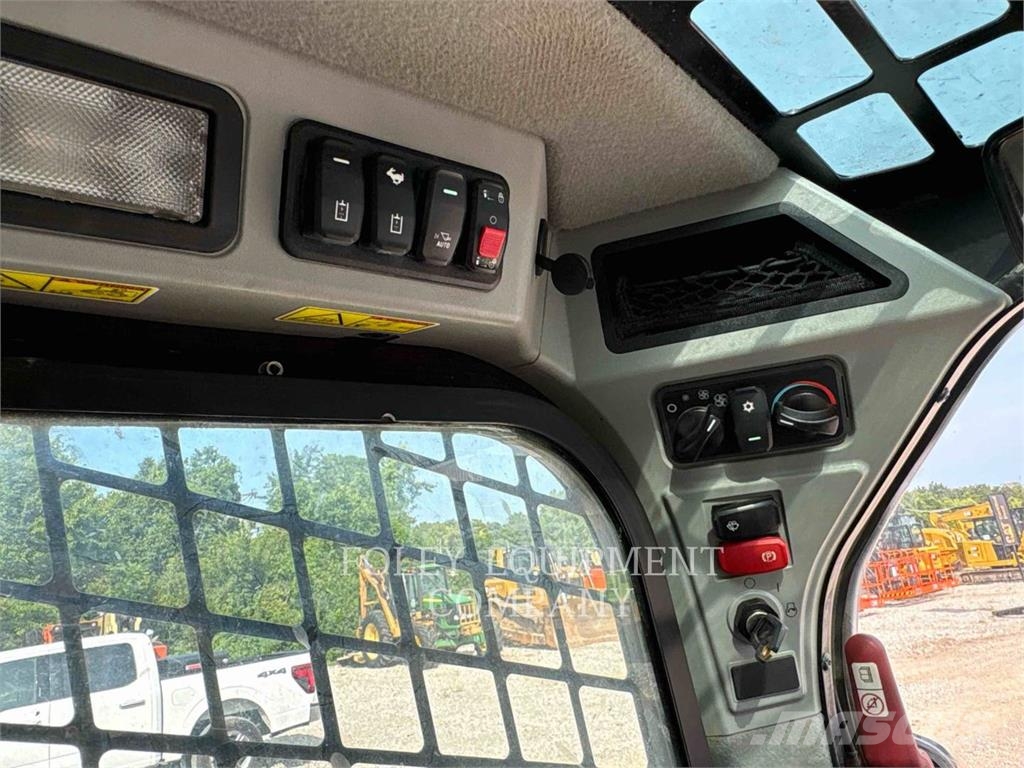 CAT 299D3XPS2C لوادر انزلاقية التوجيه