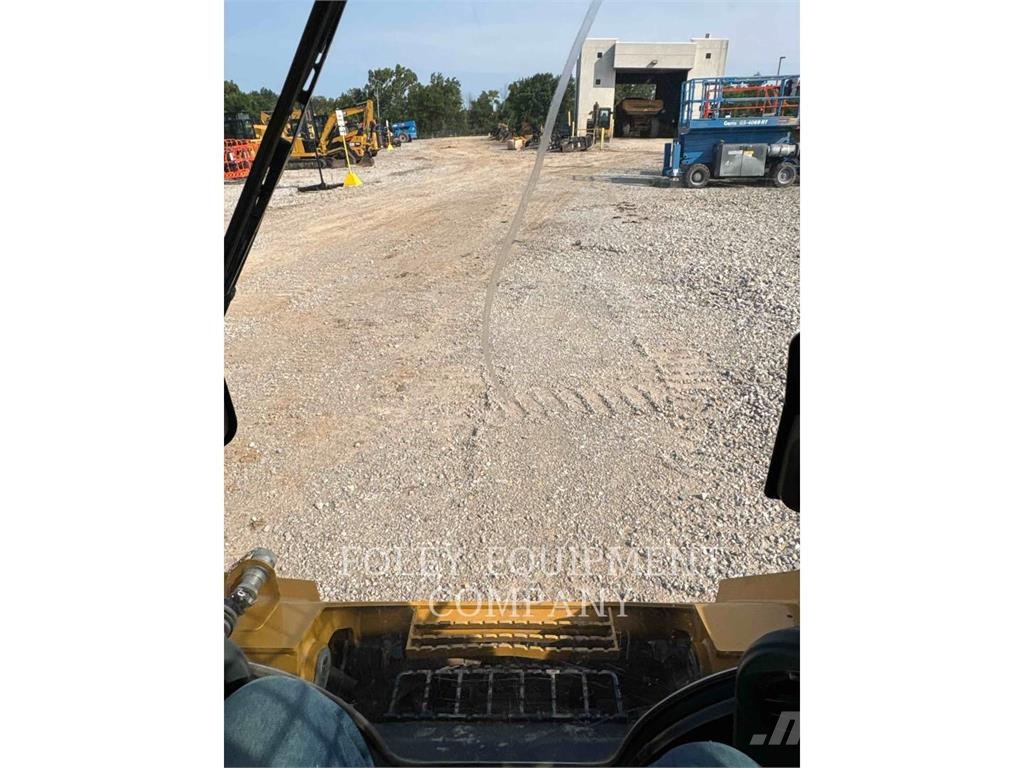 CAT 299D3XPS2C لوادر انزلاقية التوجيه
