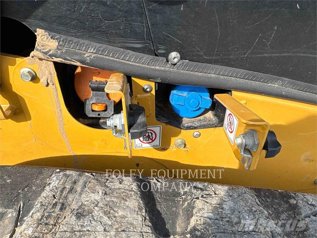 CAT 299D3XPS2C لوادر انزلاقية التوجيه