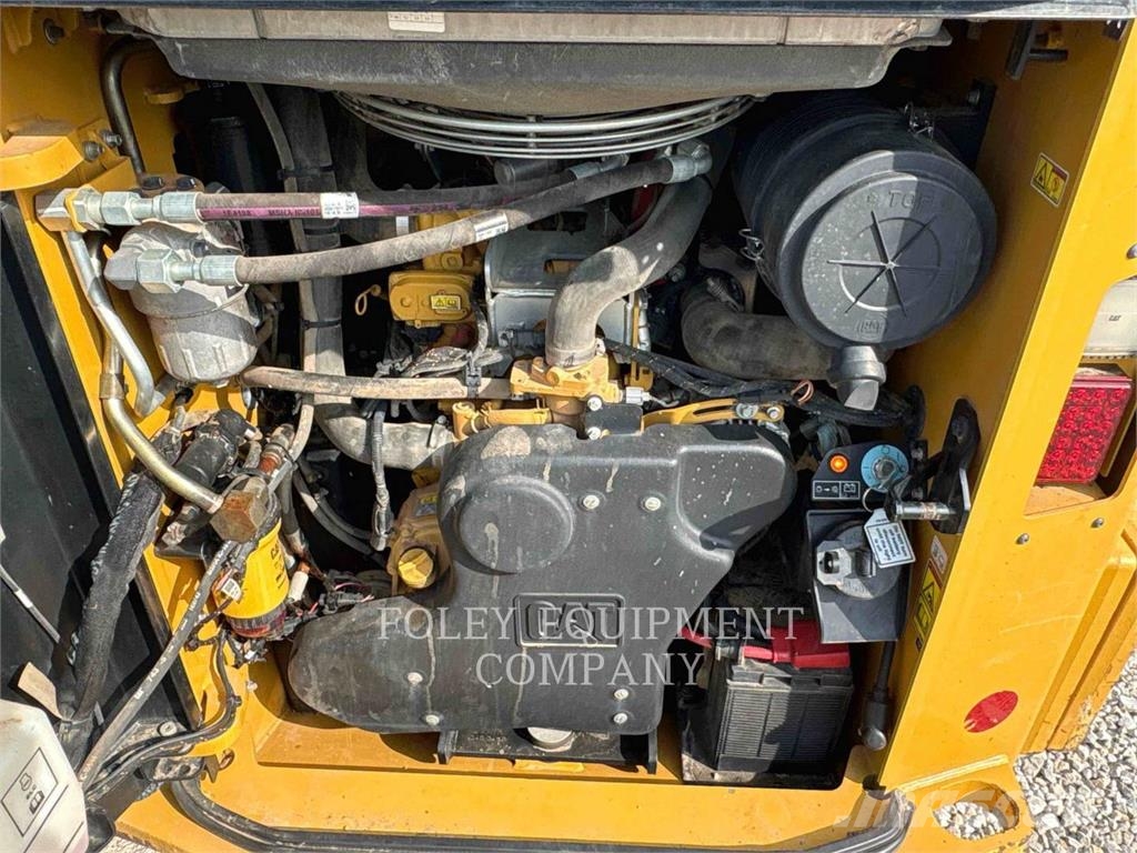 CAT 299D3XPS2C لوادر انزلاقية التوجيه