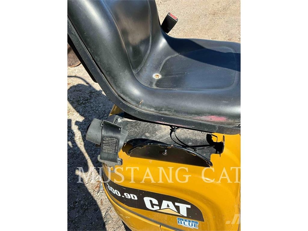 CAT 300.9D حفارات صغيرة أقل من 7 طن (حفارات صغيرة)