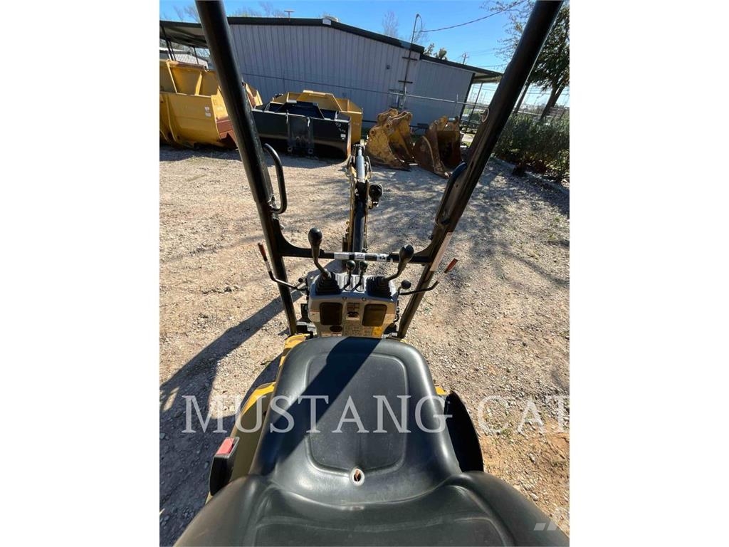 CAT 300.9D حفارات صغيرة أقل من 7 طن (حفارات صغيرة)