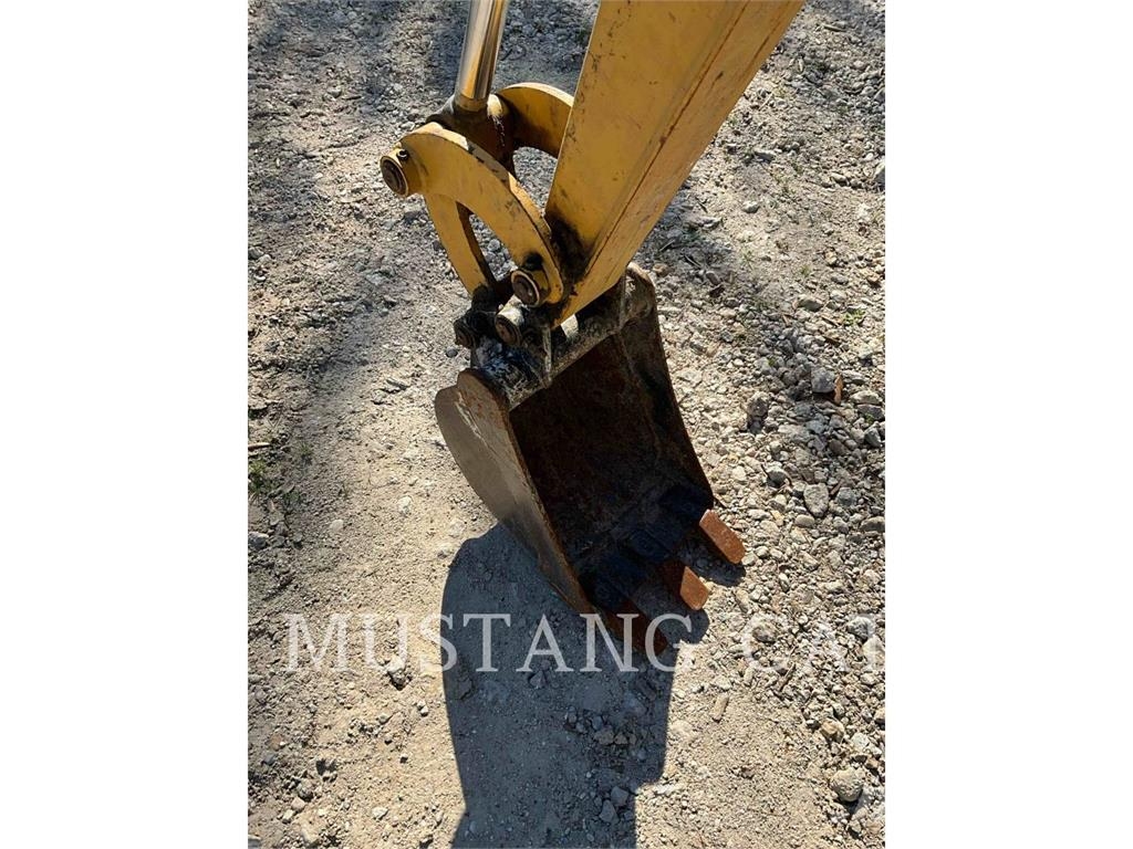 CAT 300.9D حفارات صغيرة أقل من 7 طن (حفارات صغيرة)