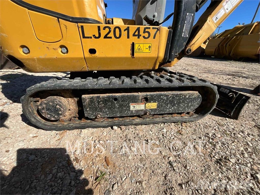 CAT 300.9D حفارات صغيرة أقل من 7 طن (حفارات صغيرة)