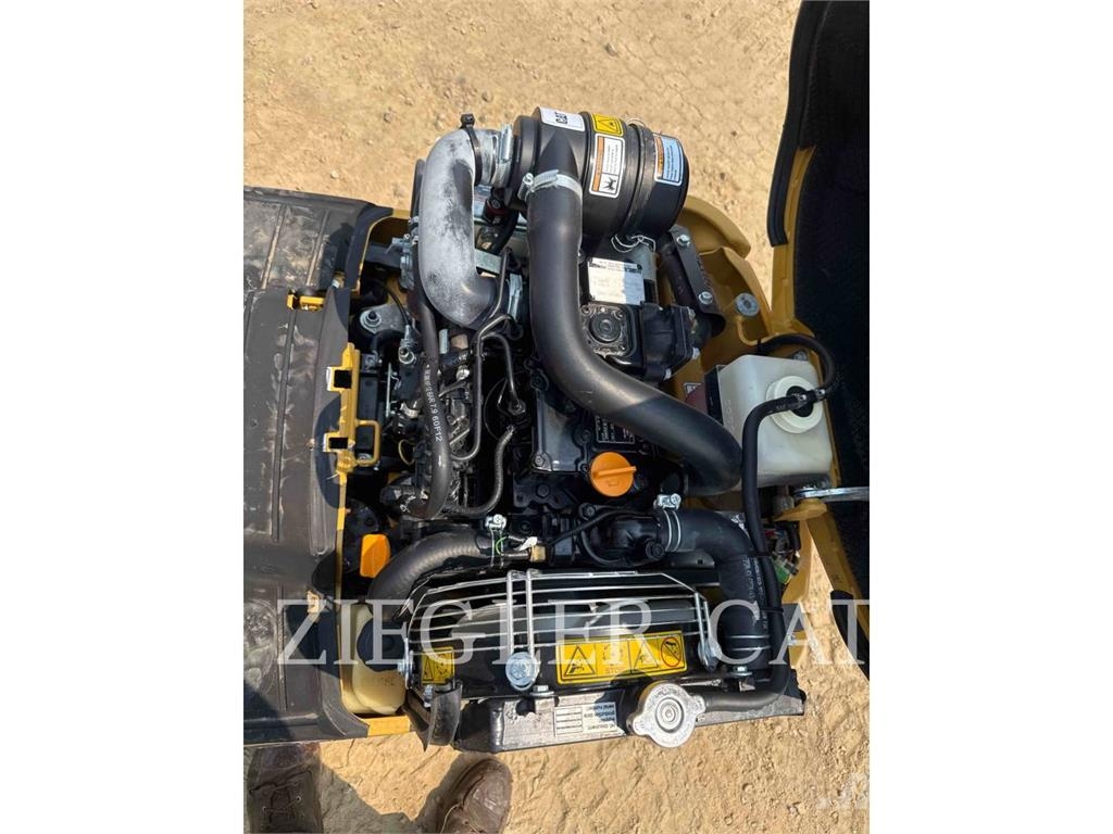 CAT 300.9D حفارات زحافة