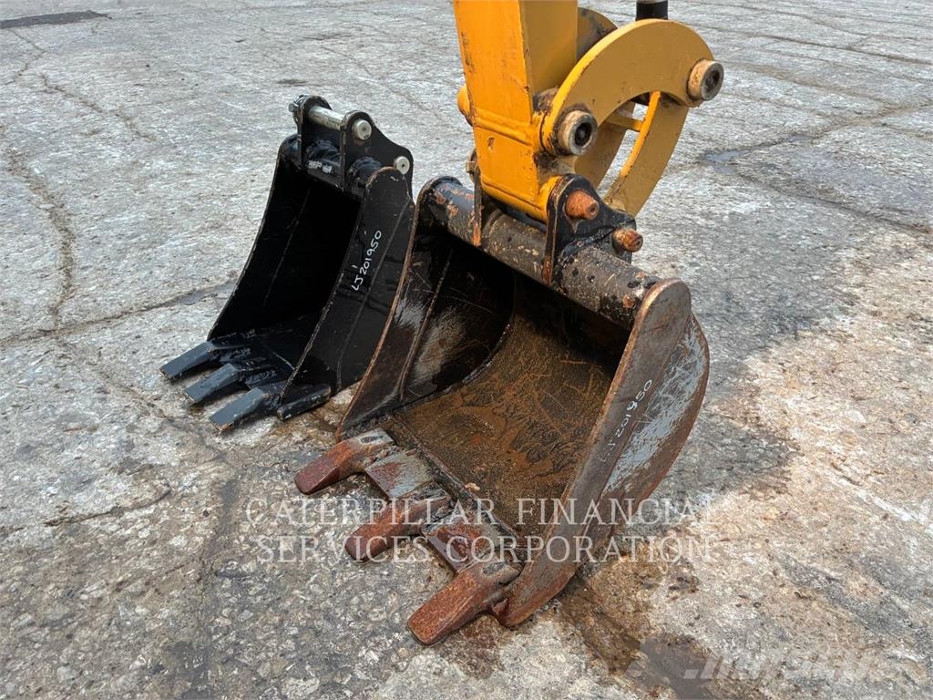CAT 300.9D Kāpurķēžu ekskavatori