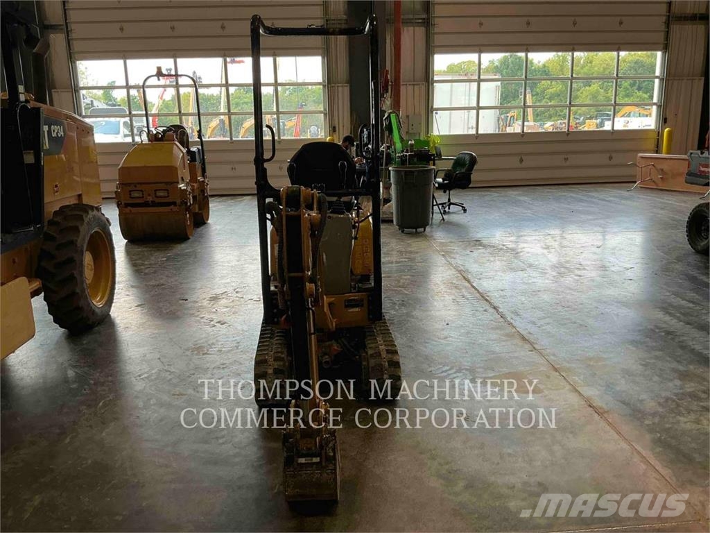 CAT 300.9D حفارات صغيرة أقل من 7 طن (حفارات صغيرة)