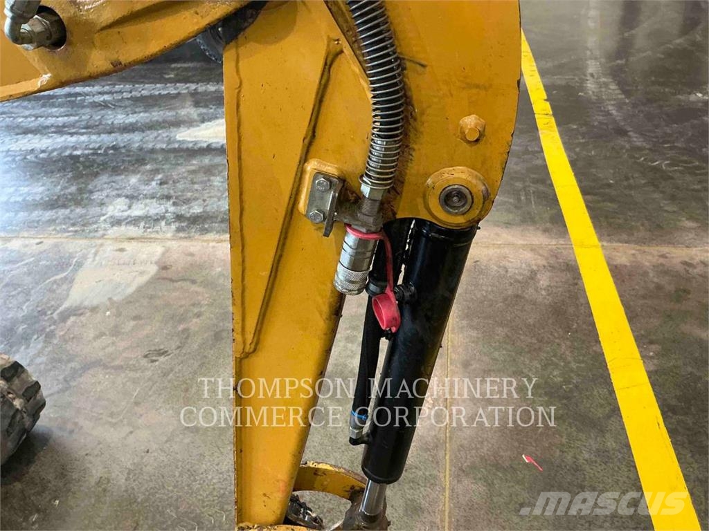 CAT 300.9D حفارات صغيرة أقل من 7 طن (حفارات صغيرة)