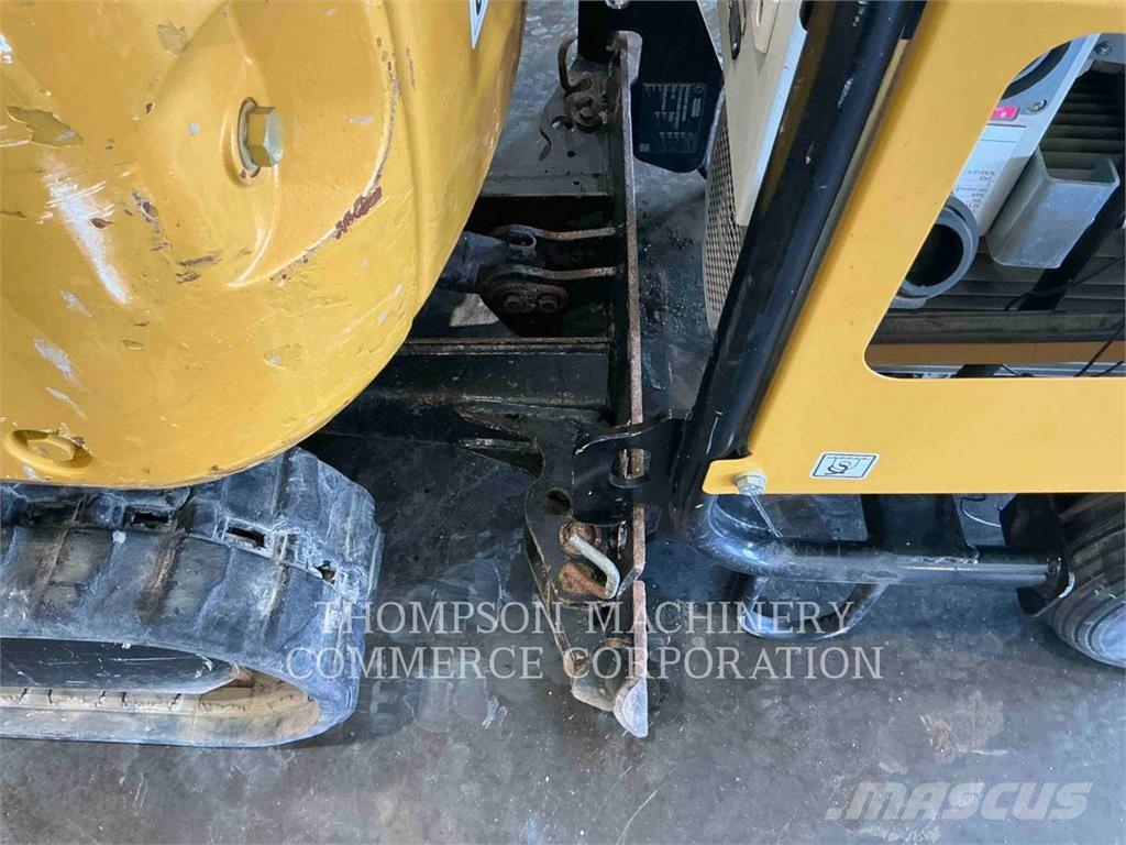 CAT 300.9D حفارات صغيرة أقل من 7 طن (حفارات صغيرة)