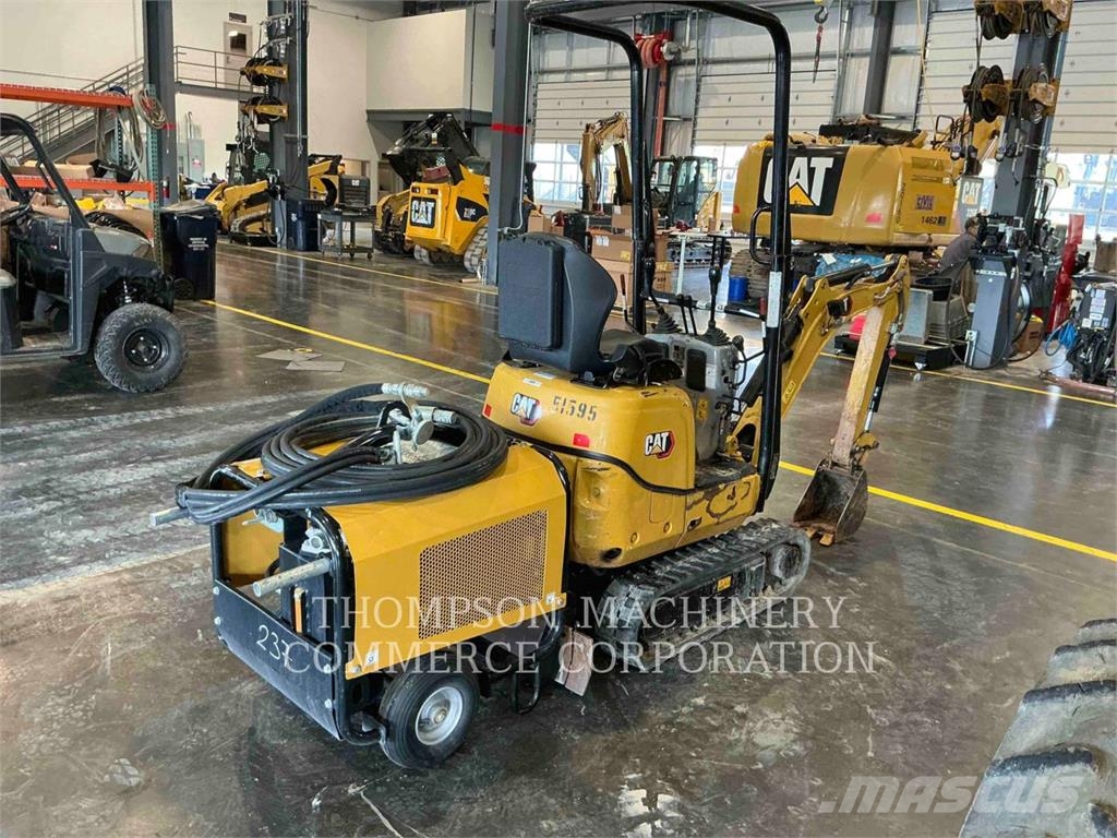 CAT 300.9D حفارات صغيرة أقل من 7 طن (حفارات صغيرة)