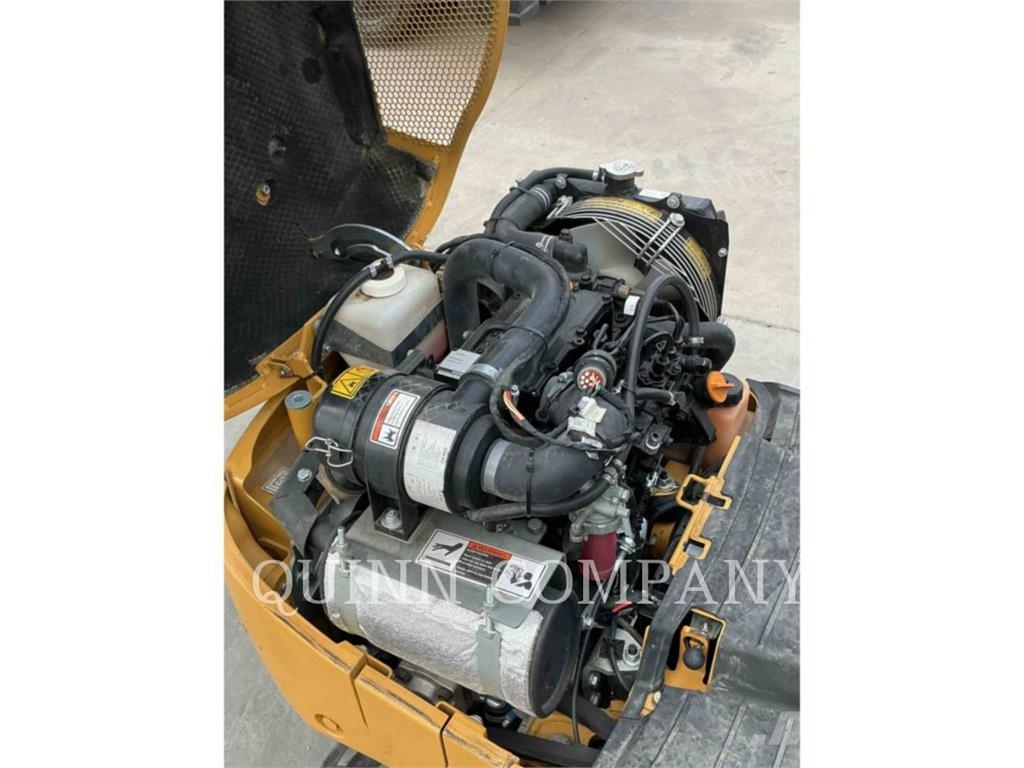CAT 300.9D Mini bagri <7t
