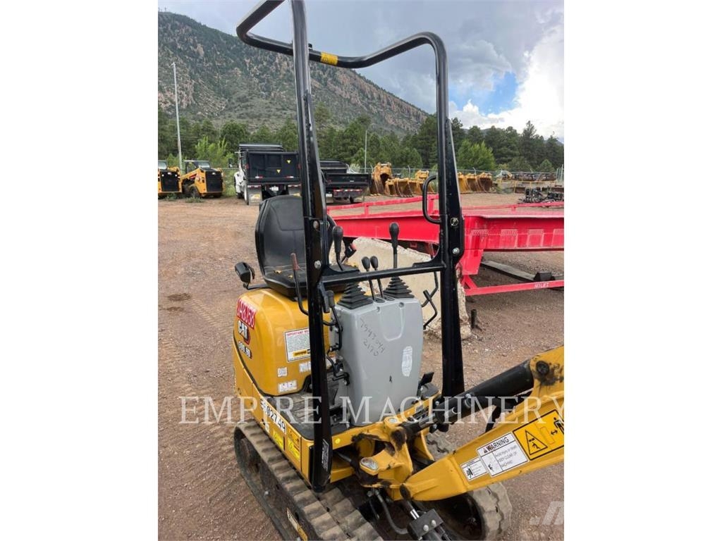 CAT 300.9D Bagri goseničarji