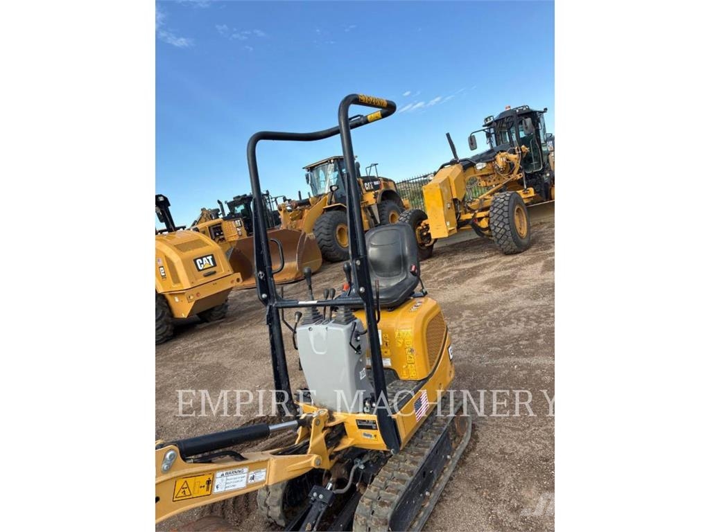 CAT 300.9D حفارات زحافة