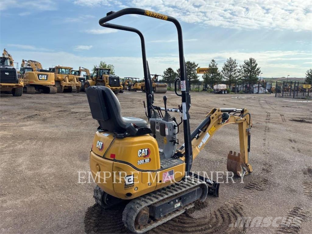 CAT 300.9D حفارات زحافة