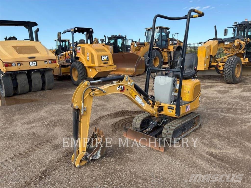 CAT 300.9D حفارات زحافة
