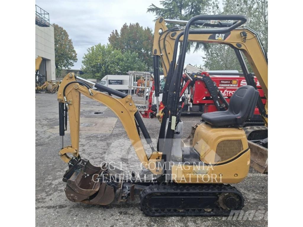 CAT 300.9D Paletli ekskavatörler