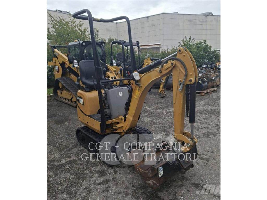 CAT 300.9D Paletli ekskavatörler