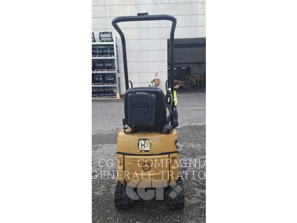 CAT 300.9D Paletli ekskavatörler