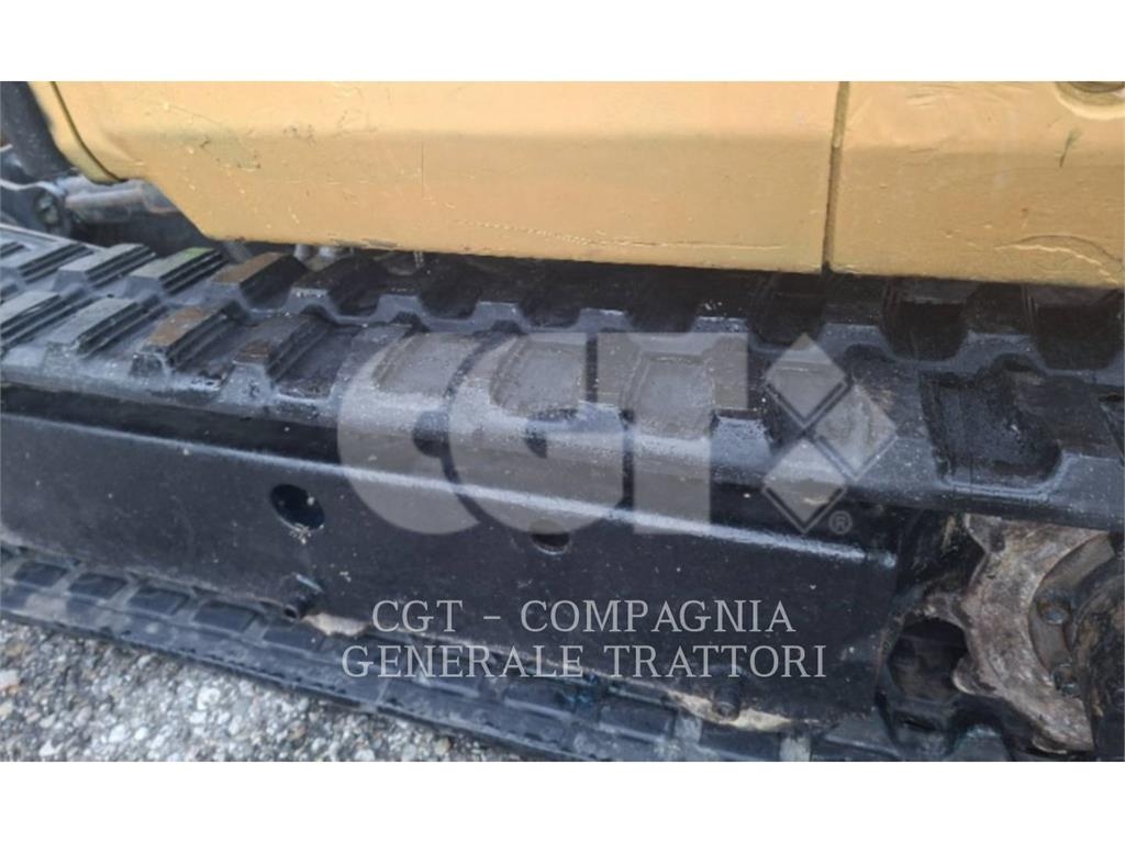 CAT 300.9D Paletli ekskavatörler
