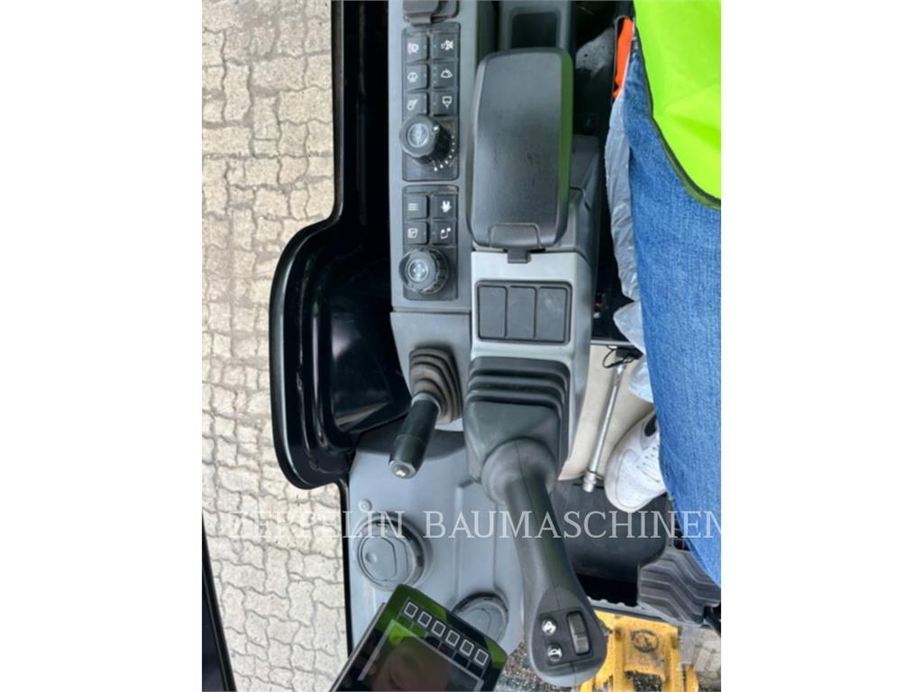 CAT 301.6-05A Bagri goseničarji