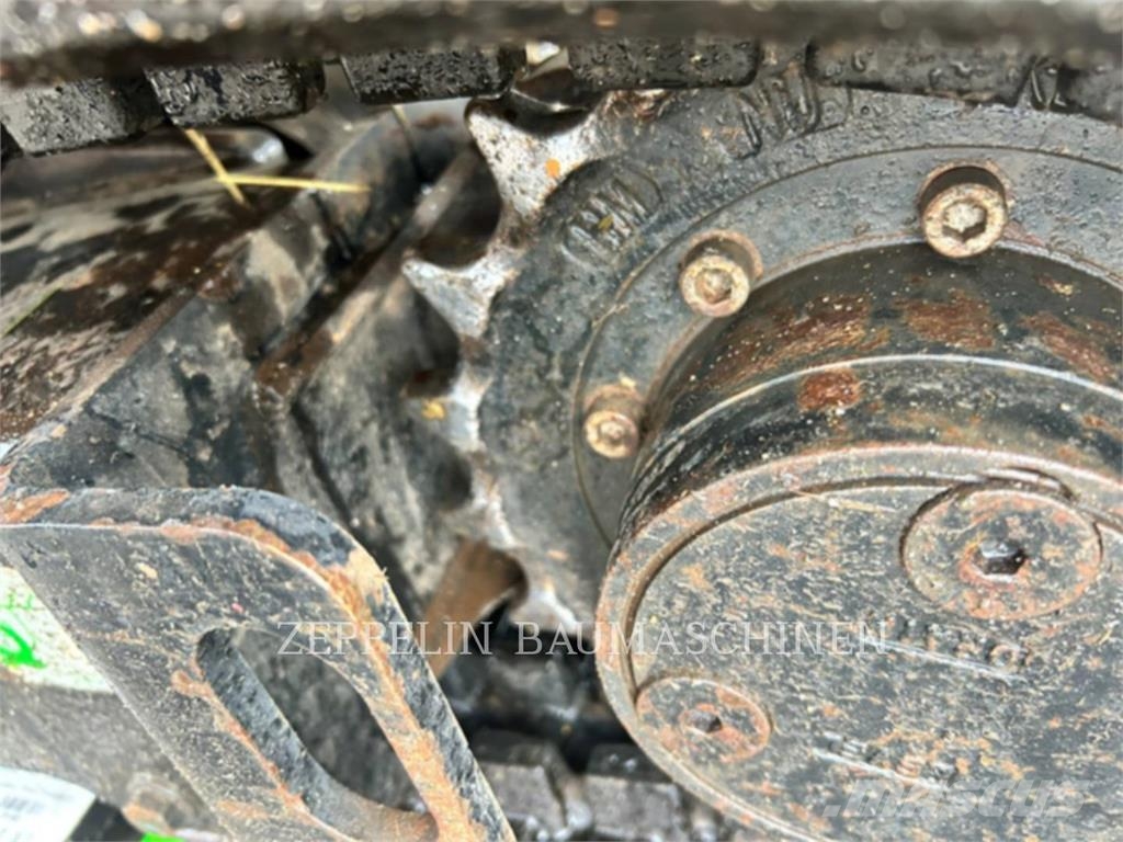 CAT 301.6-05A Pelle sur chenilles