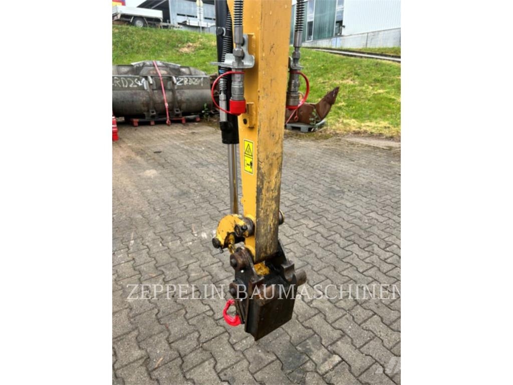 CAT 301.6-05A Pelle sur chenilles