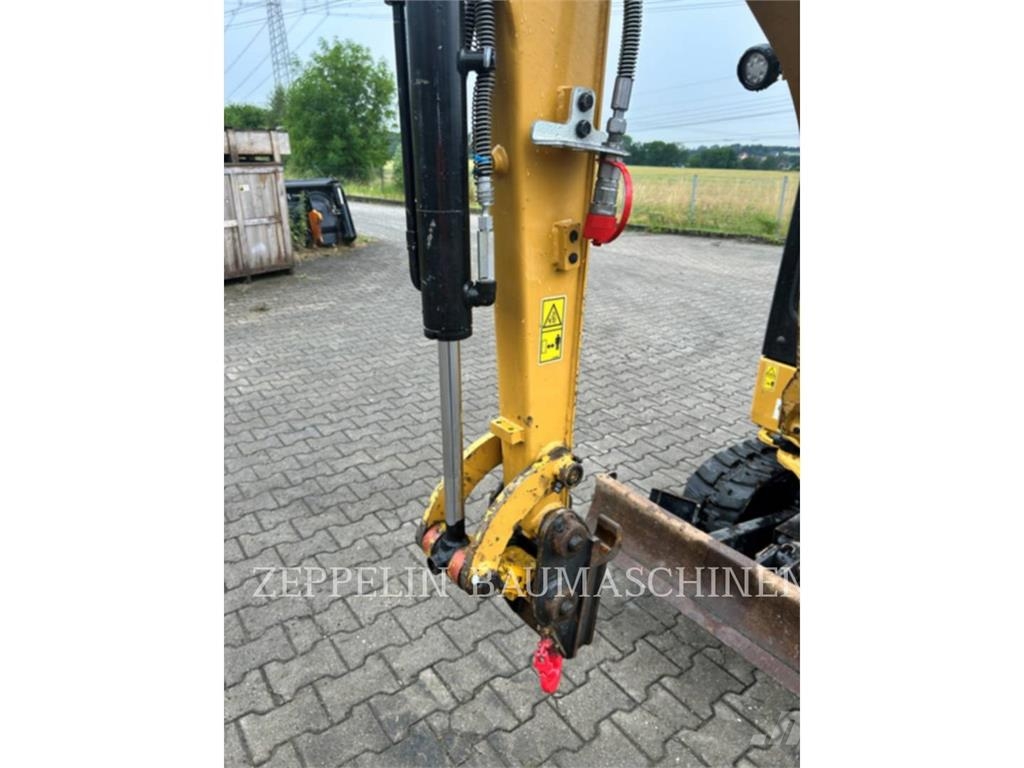 CAT 301.6-05A Pelle sur chenilles