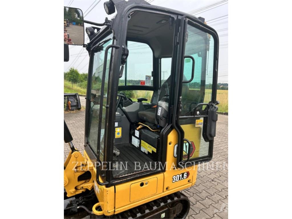 CAT 301.6-05A Pelle sur chenilles