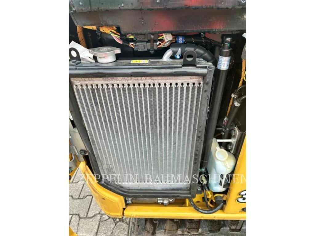 CAT 301.6-05A Pelle sur chenilles