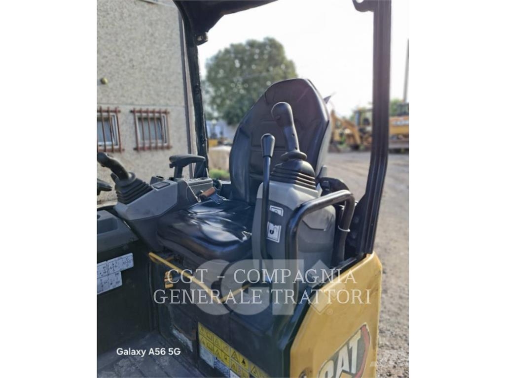CAT 301.7 Bagri goseničarji