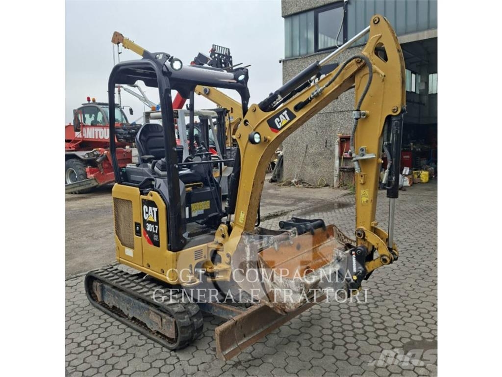 CAT 301.7 Roomikekskavaatorid