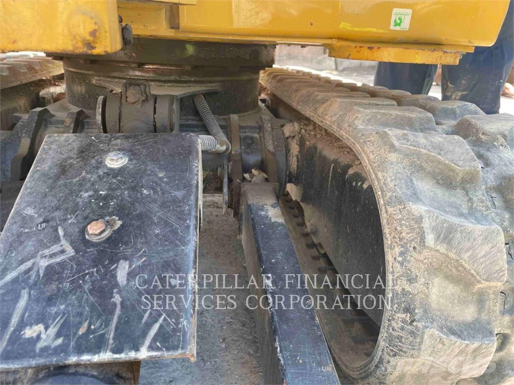 CAT 301.7-05A CR Pásová rýpadla