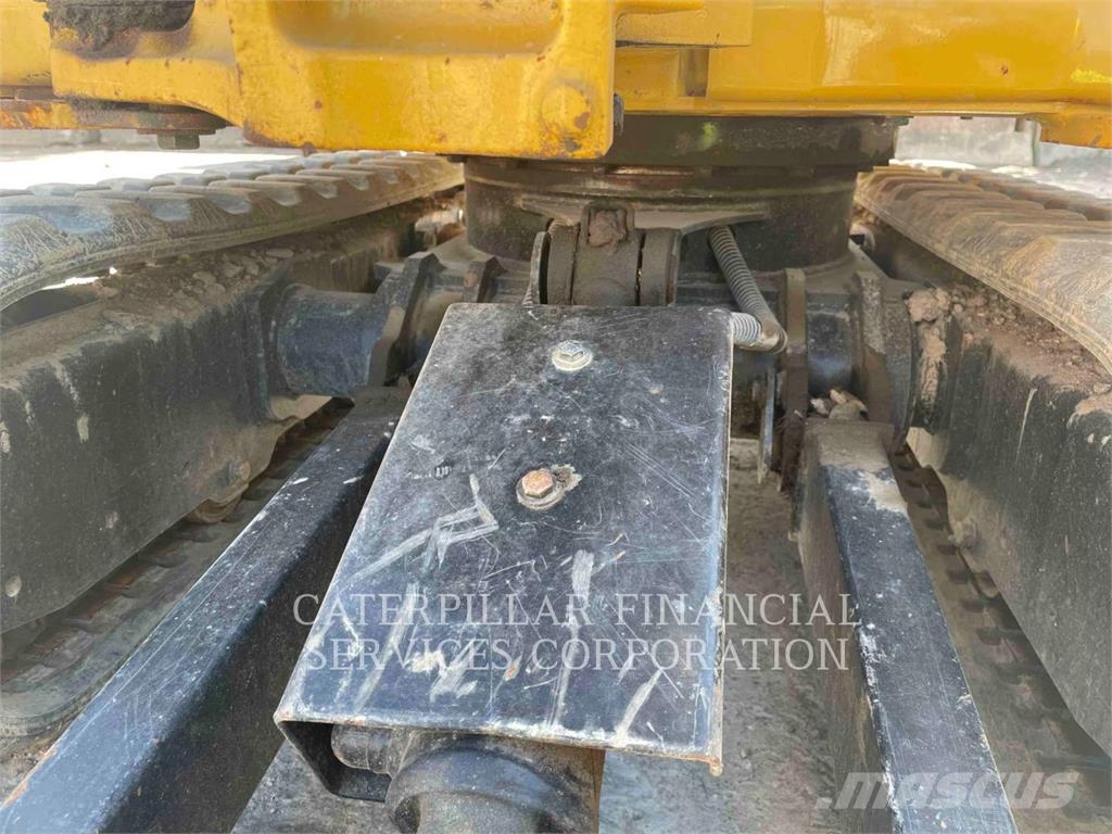 CAT 301.7-05A CR Pásová rýpadla