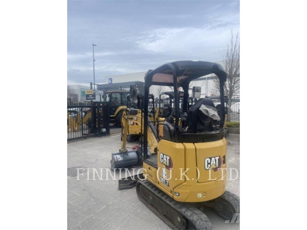 CAT 301.705ACR حفارات زحافة