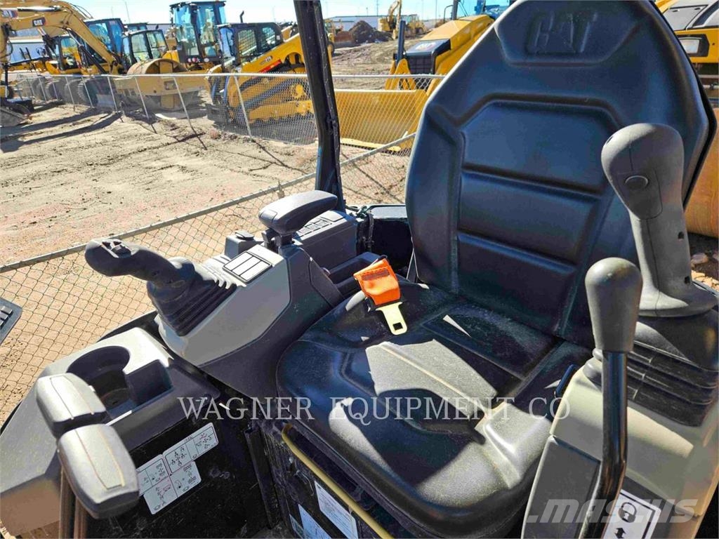 CAT 301.705CR Escavatori cingolati