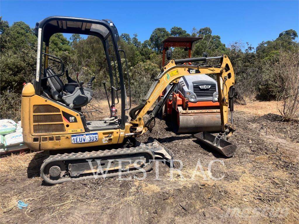 CAT 301.7D حفارات زحافة