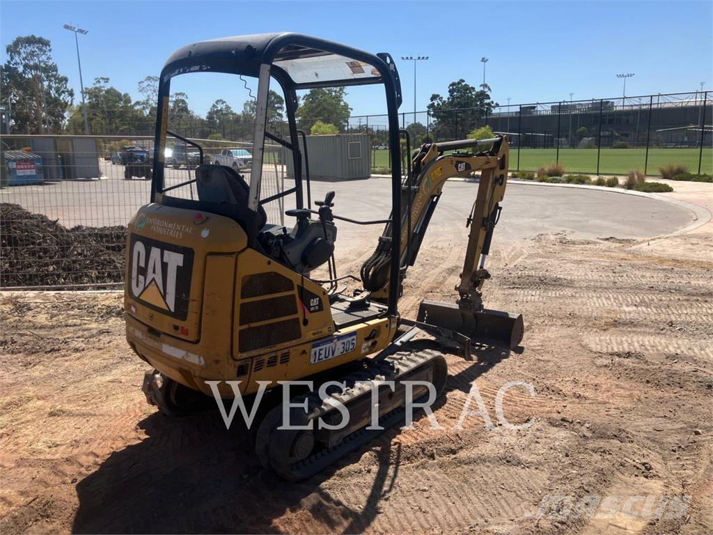 CAT 301.7D حفارات زحافة