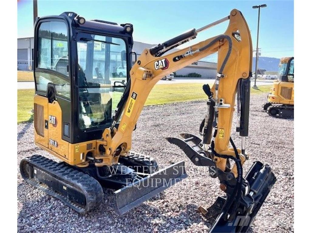 CAT 301.8 Bagri goseničarji