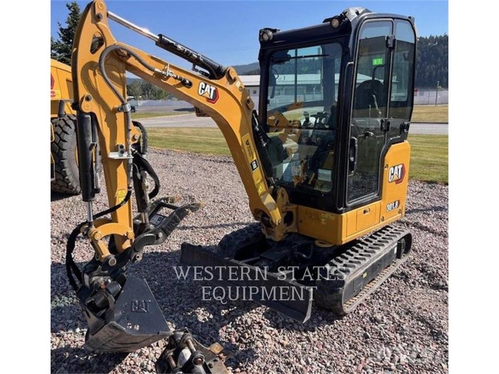 CAT 301.8 Bagri goseničarji