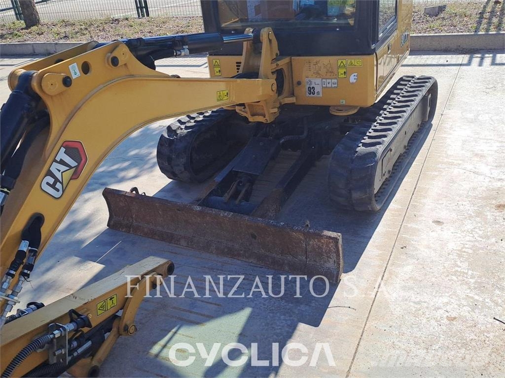 CAT 301.8 Excavatoare pe șenile
