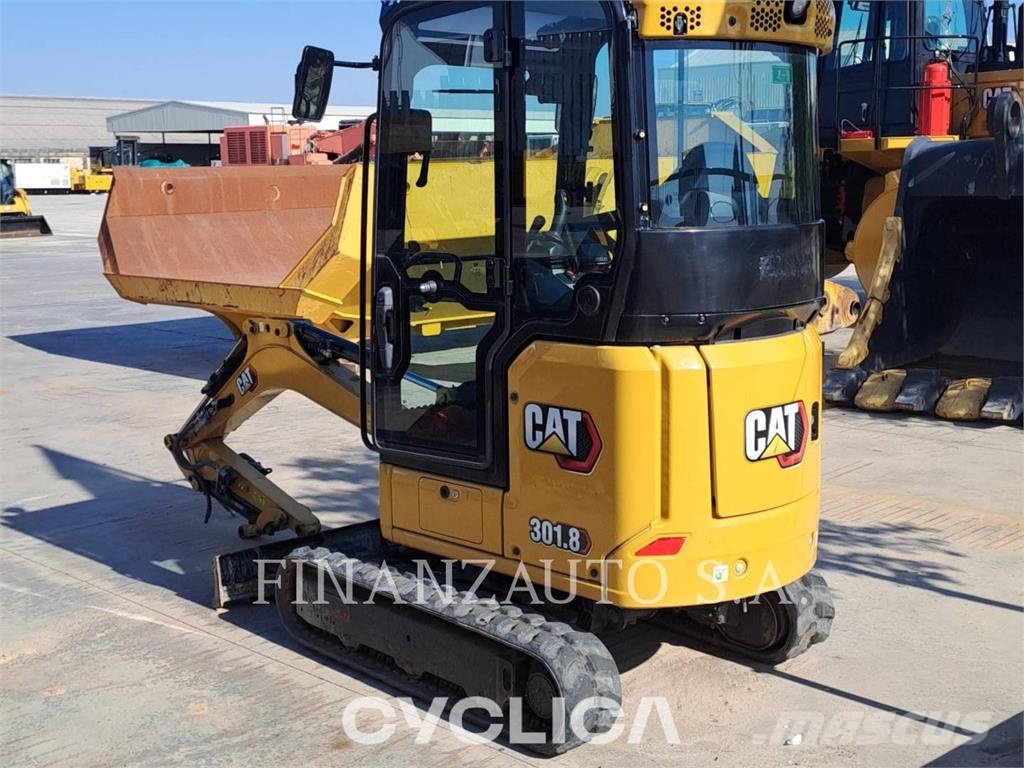 CAT 301.8 Excavatoare pe șenile
