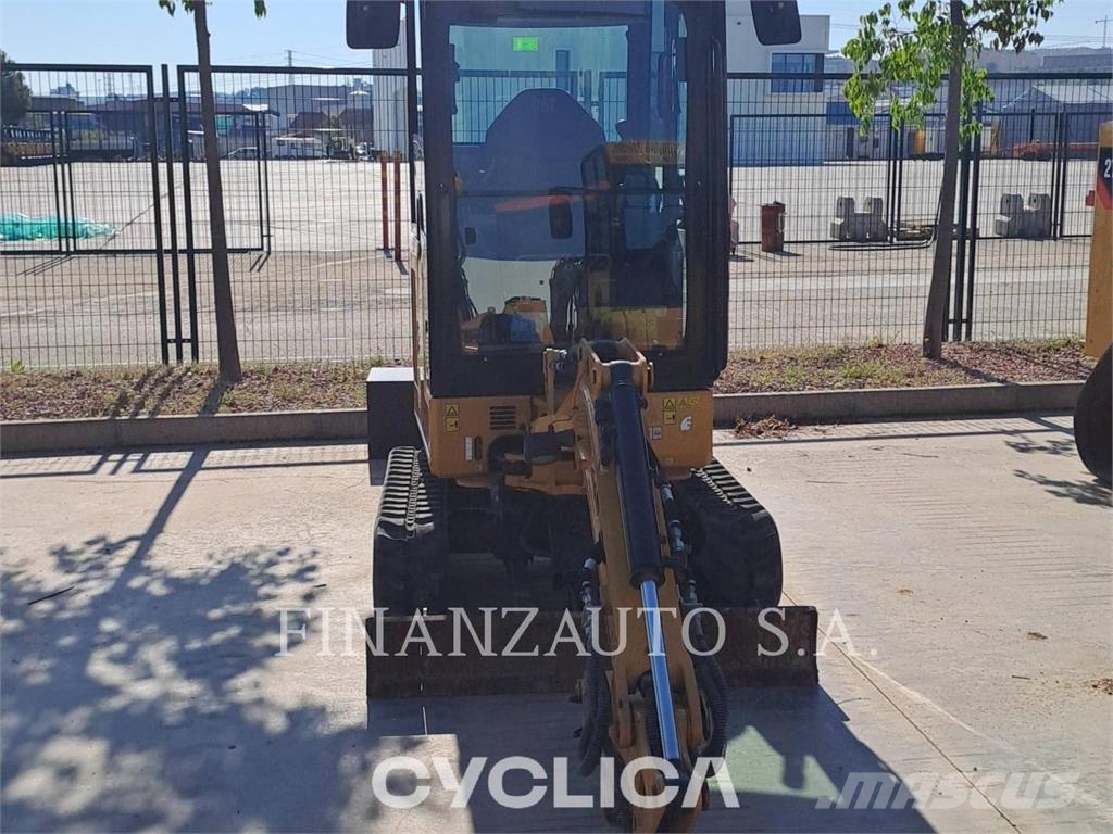 CAT 301.8 Excavatoare pe șenile
