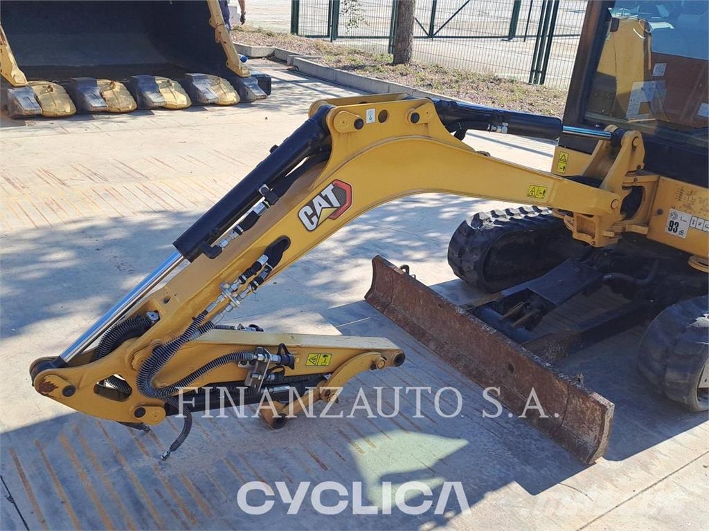 CAT 301.8 Excavatoare pe șenile
