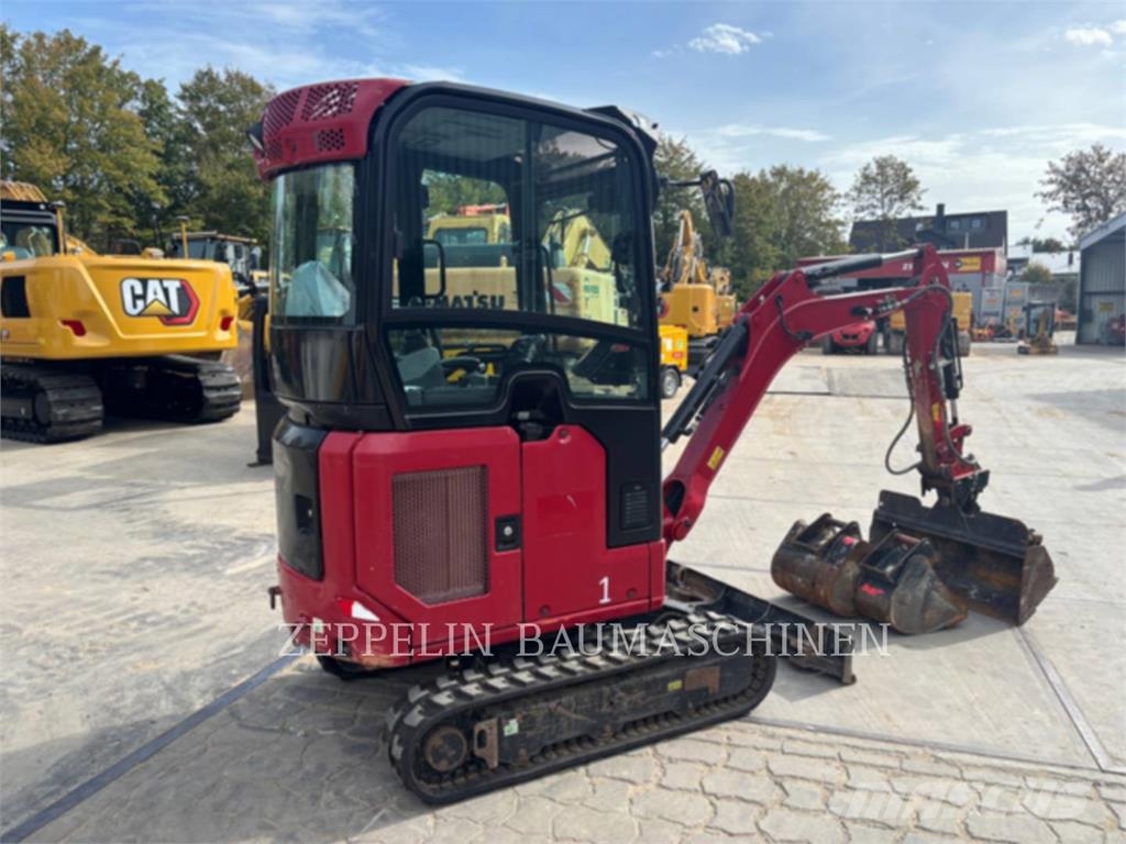 CAT 301.8-05A Vikšriniai ekskavatoriai